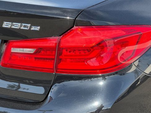 Used 2019 BMW 530e w/ Convenience Package image 34