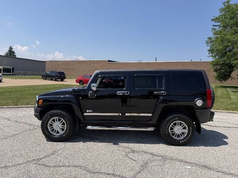 Used 2007 HUMMER H3 AWD/4WD image 2
