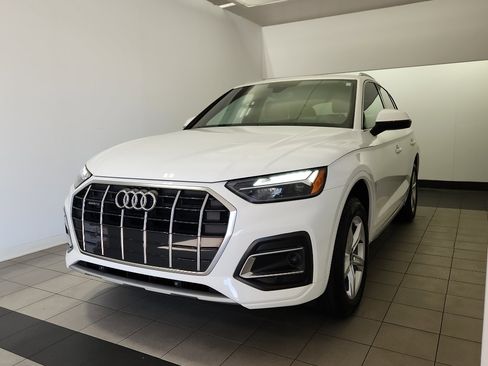 Used 2023 Audi Q5 2.0T Premium w/ Convenience Package image 2