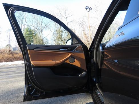 Used 2021 BMW X3 M40i w/ Premium Package image 9