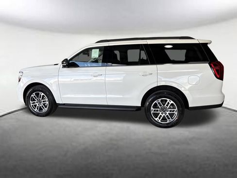 New 2026 Ford Expedition Active image 2