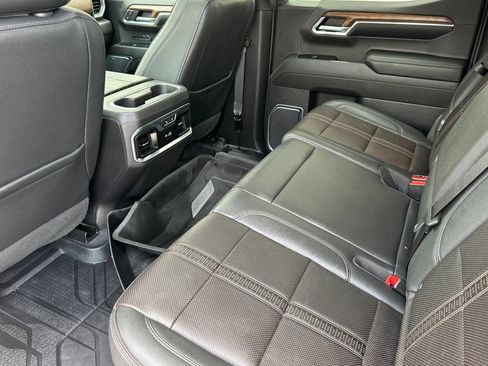 Certified 2023 Chevrolet Silverado 1500 High Country w/ High Country Premium Package AWD/4WD image 14