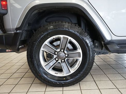 Used 2021 Jeep Wrangler Unlimited Sahara AWD/4WD image 51