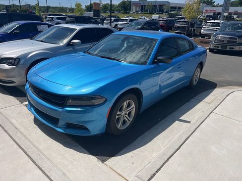 Used 2023 Dodge Charger SXT RWD image 3