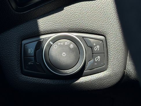 Used 2018 Ford Escape SE FWD image 24