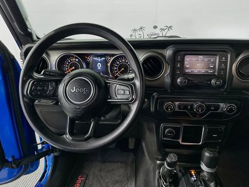 Used 2021 Jeep Gladiator Sport image 19