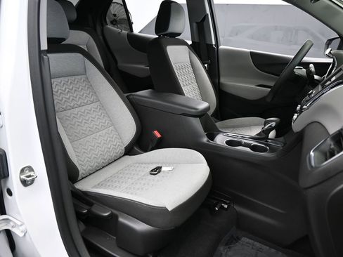 Used 2023 Chevrolet Equinox LS image 45
