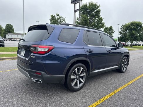 Used 2024 Honda Pilot Elite image 4