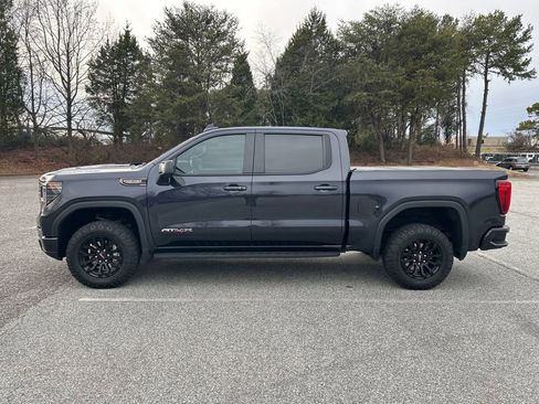 Used 2023 GMC Sierra 1500 AT4X image 2