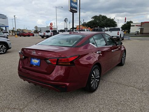 Used 2025 Nissan Altima 2.5 SV FWD image 8