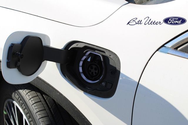 New 2025 Ford Escape SE FWD image 6