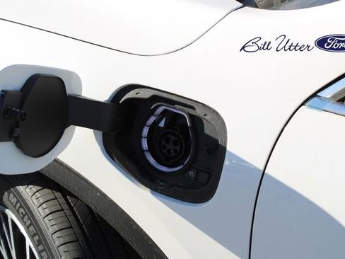 New 2025 Ford Escape SE image 6