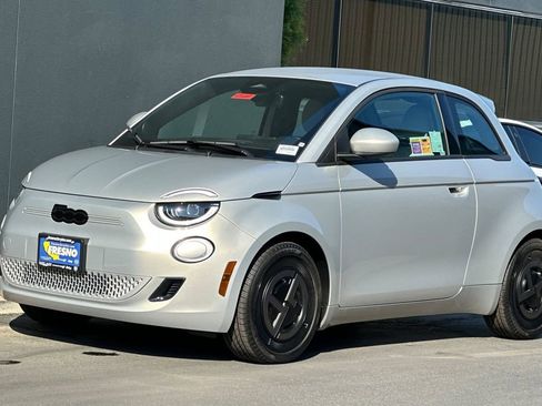 New 2025 FIAT 500 e image 8