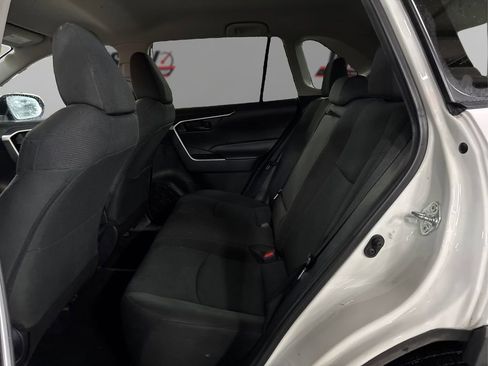 Used 2021 Toyota RAV4 LE image 10