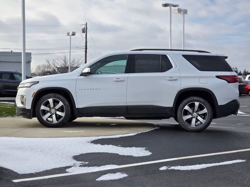 Used 2023 Chevrolet Traverse LT w/ LT Premium Package image 4