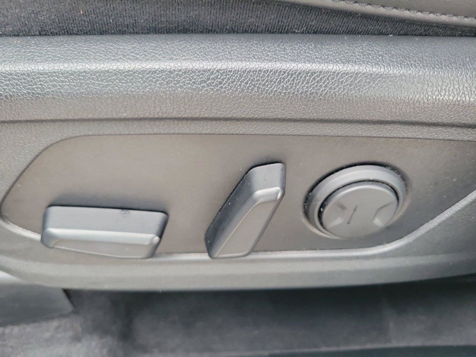 Used 2022 Kia Sorento S w/ Panoramic Sunroof Package FWD image 21