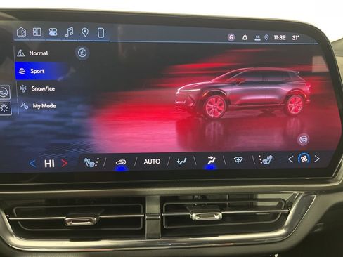 New 2026 Chevrolet Equinox EV LT image 40