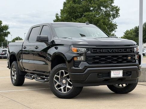 Used 2024 Chevrolet Silverado 1500 Custom RWD image 2