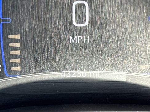 Used 2023 Chrysler Voyager LX FWD image 18