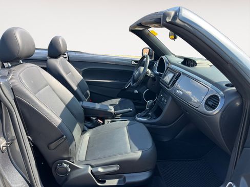 Used 2013 Volkswagen Beetle TDI image 15