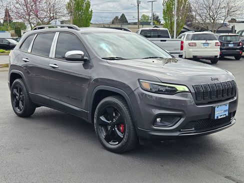 Used 2019 Jeep Cherokee Latitude Plus AWD/4WD image 8