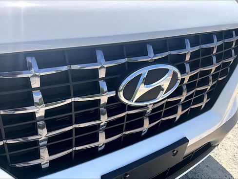Used 2025 Hyundai Venue Limited FWD image 30