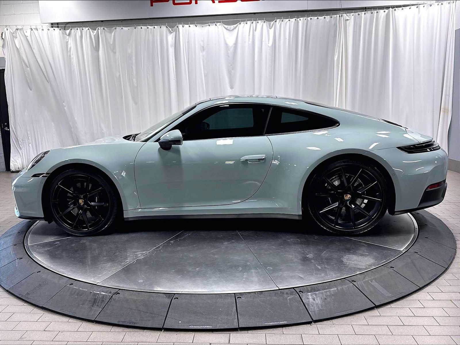 Used 2025 Porsche 911 Carrera RWD image 2