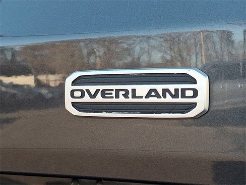 Used 2021 Jeep Gladiator Overland image 32