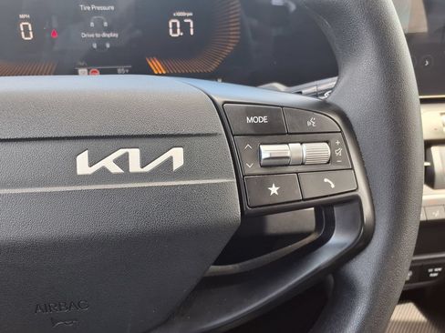 Used 2025 Kia K4 FWD image 23