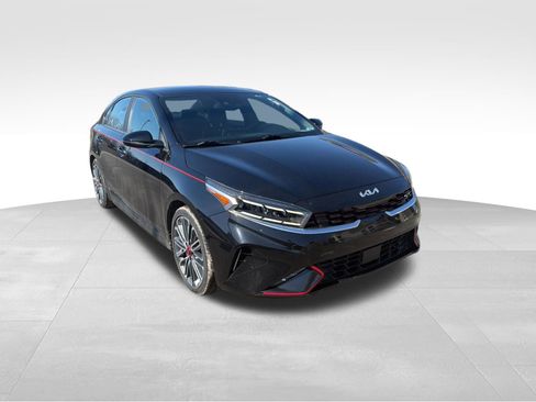 Used 2023 Kia Forte GT image 3