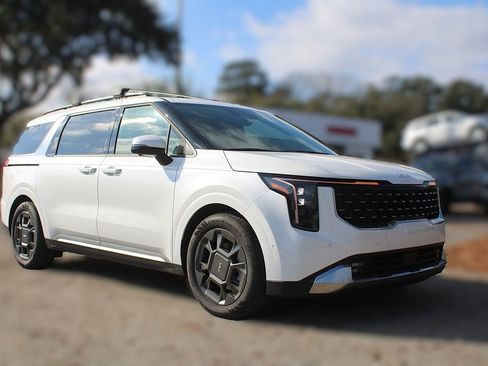 New 2026 Kia Carnival EX FWD image 4