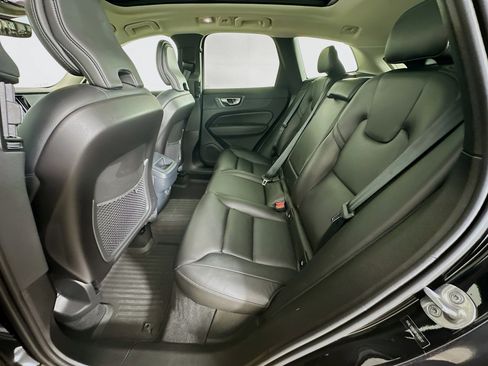Used 2024 Volvo XC60 B5 Core image 28