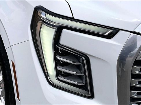 Used 2025 GMC Yukon Denali AWD/4WD image 29