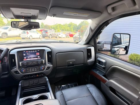 Used 2015 GMC Sierra 1500 SLT w/ SLT Crew Cab Value Package AWD/4WD image 29