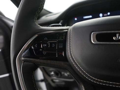 Used 2024 Jeep Grand Cherokee L Overland image 31