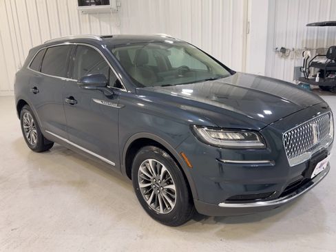 Used 2023 Lincoln Nautilus FWD w/ Premium Package image 3