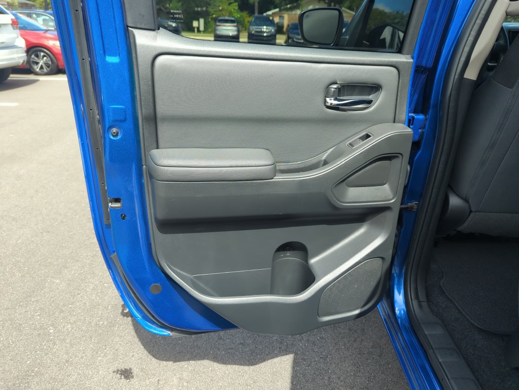 Used 2024 Nissan Frontier SV RWD image 27