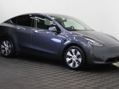 Used 2021 Tesla Model Y Long Range AWD/4WD image 1