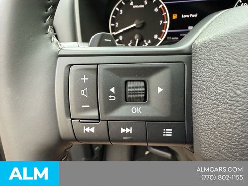 Used 2025 Nissan Rogue SV FWD image 18
