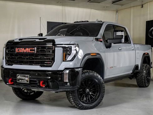 Used 2024 GMC Sierra 2500 AT4X image 4