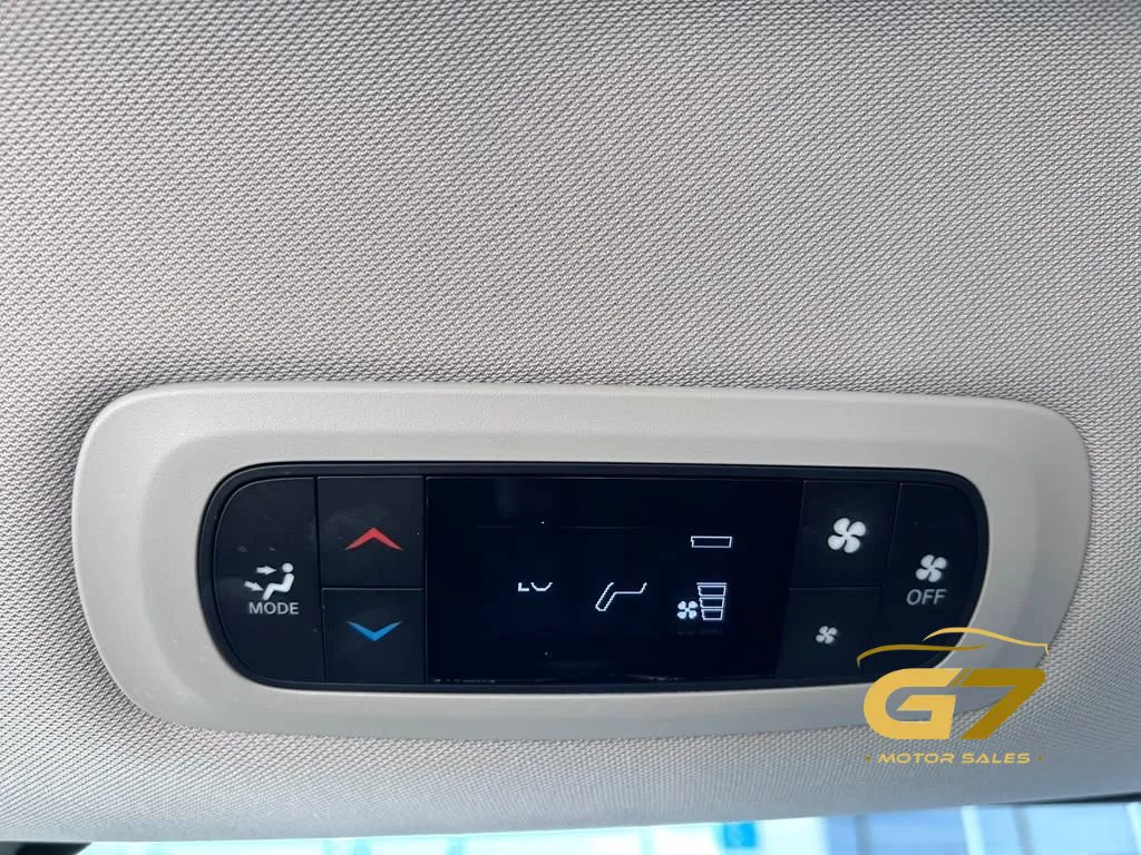Used 2017 Chrysler Pacifica Touring FWD image 27