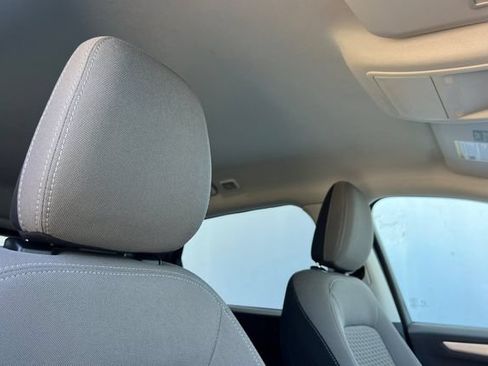 Used 2022 Ford Escape SE w/ SE Sport Appearance Package FWD image 19