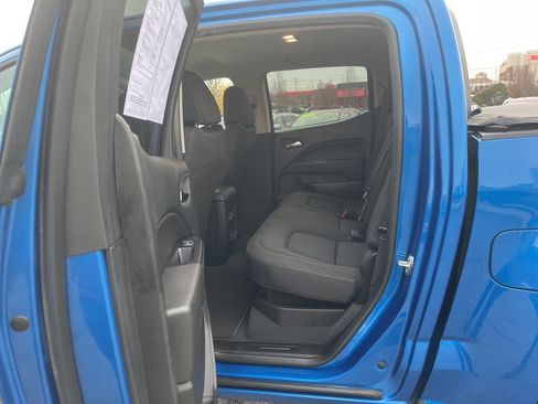 Used 2022 Chevrolet Colorado LT w/ LT Convenience Package image 11