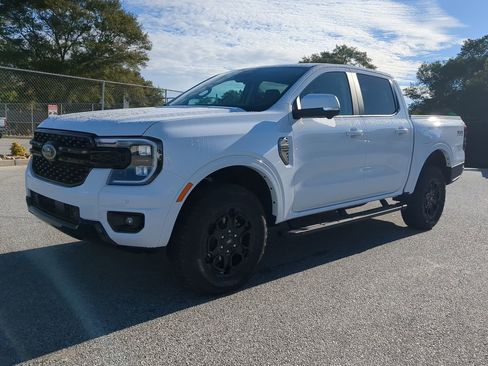Used 2025 Ford Ranger Lariat w/ FX4 Off-Road Package image 6
