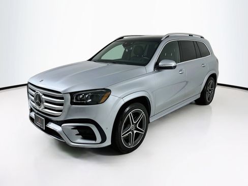 Used 2024 Mercedes-Benz GLS 450 4MATIC image 3