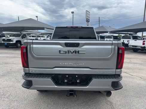 Used 2024 GMC Sierra 2500 Denali Ultimate AWD/4WD image 6