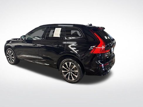 Used 2023 Volvo XC60 B5 Plus AWD/4WD image 4