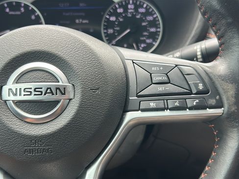Used 2023 Nissan Sentra SR w/ SR Premium Package FWD image 25