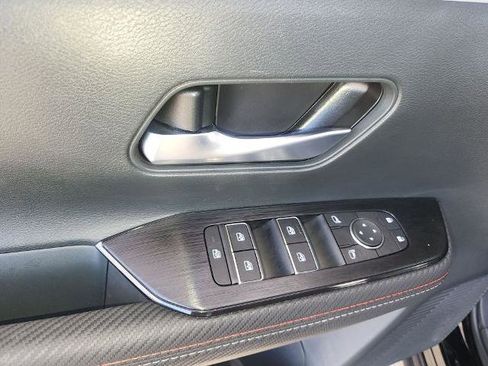 Certified 2025 Nissan Kicks SR image 29