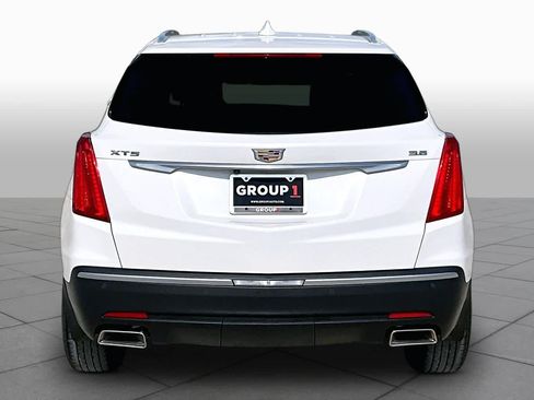 Used 2017 Cadillac XT5 Luxury w/ Driver Awareness Package FWD image 5
